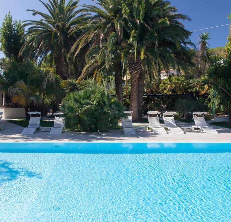 Hotel Barracuda Marina di Campo Esterno foto